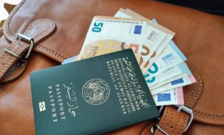 التلاعب بشروط منحة السفر يجر 9 أشخاص إلى العدالة في الجزائر