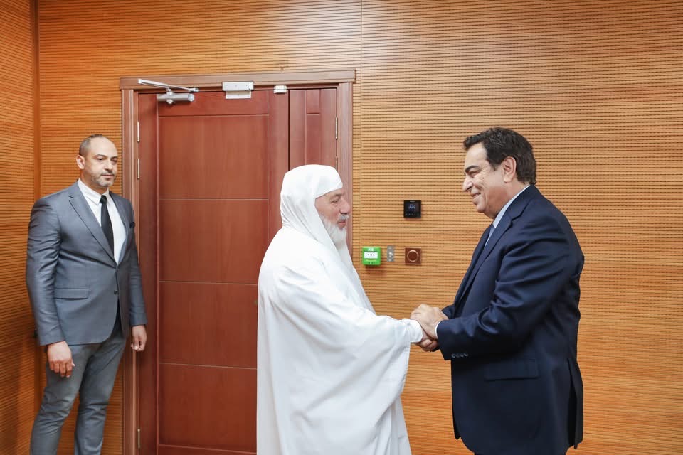 الإعلامي والوزير اللبناني السابق جورج قرداحي في ضيافة جامع الجزائر