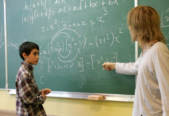 وزارة التربية الجزائرية توظف أزيد من 40 ألف أستاذ!