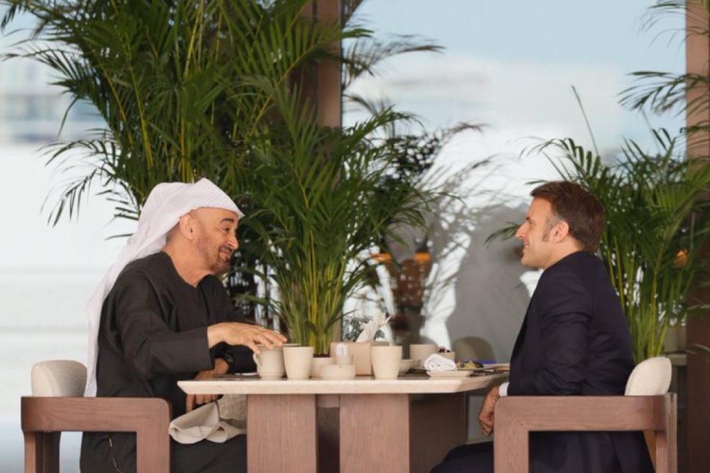 الملك المغربي يتنازل عن صلاحياته ويتنحى عن العرش..سر العطلة المفتوحة لمحمد السادس !