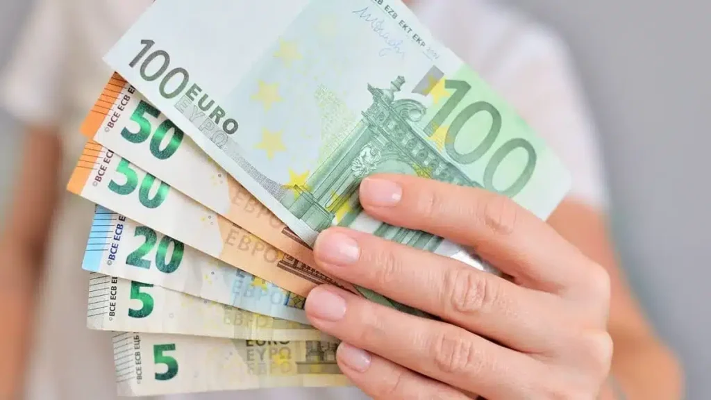 هذه هي الإجراءات ووثائق فتح حساب بنكي في الجزائر للاستفادة من منحة السفر