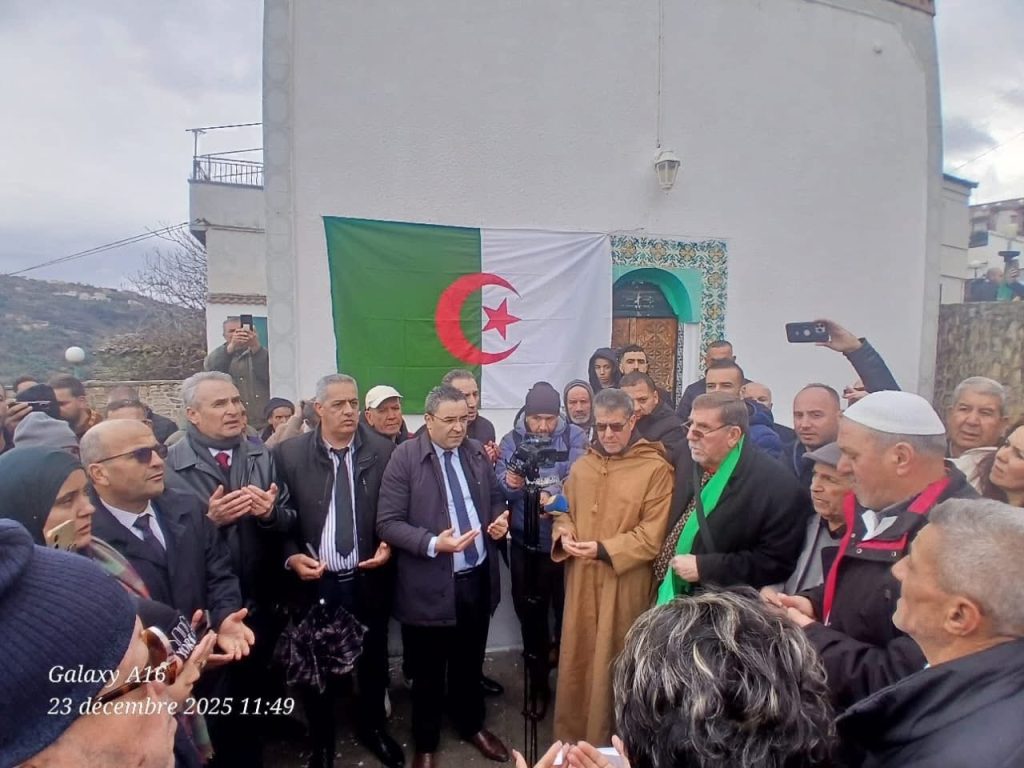 تيزي وزو تحيي الذكرى العاشرة لرحيل المجاهد حسين آيت أحمد
