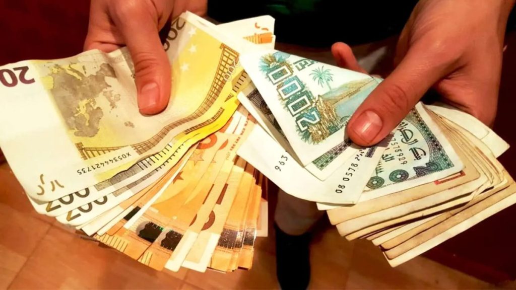 هذه هي أسعار اليورو والدولار في السوق السوداء بالجزائر