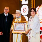 الرئيس تبون يسدي وسام الاستحقاق بدرجة”عهيد” للشيخ محمد الصالح الصديق