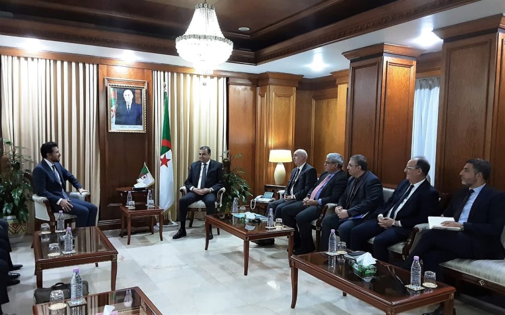 مِداد للطاقة السعودية ملتزمة بتسريع وتيرة إنجاز مشاريع استثمارية في الجزائر بقيمة تتجاوز 5 مليار دولار