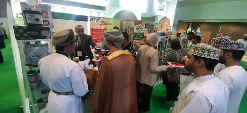 بمشاركة 18 مؤسسة…المنتجات الجزائرية تصنع الحدث بمعرض عُمان أغروفود الدولي