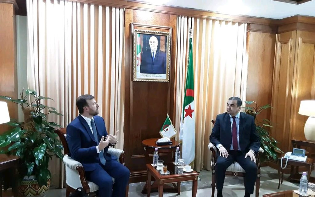 عملاق الصناعة الكهربائية البرازيلية يسعى لجعل الجزائر منصّة إقليمية لنشاطاته الصناعية والتكنولوجية