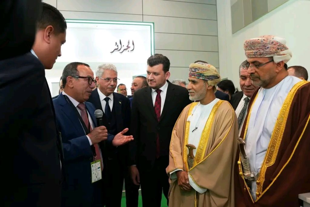 بمشاركة 18 مؤسسة…المنتجات الجزائرية تصنع الحدث بمعرض عُمان أغروفود الدولي