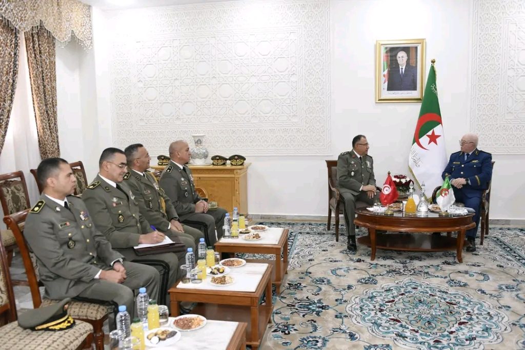 مسؤول عسكري تونسي رفيع المستوى يصل الجزائر