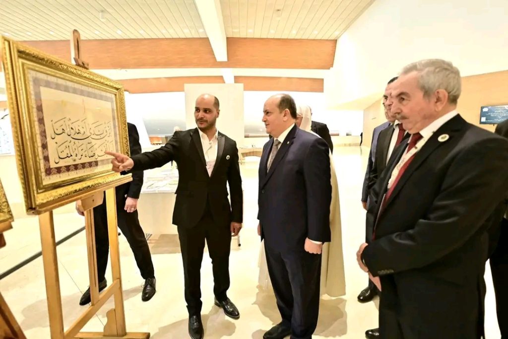 الوزير الأول الجزائري يشرف على تسليم جائزة رئيس الجمهورية للأدب واللغة العربية