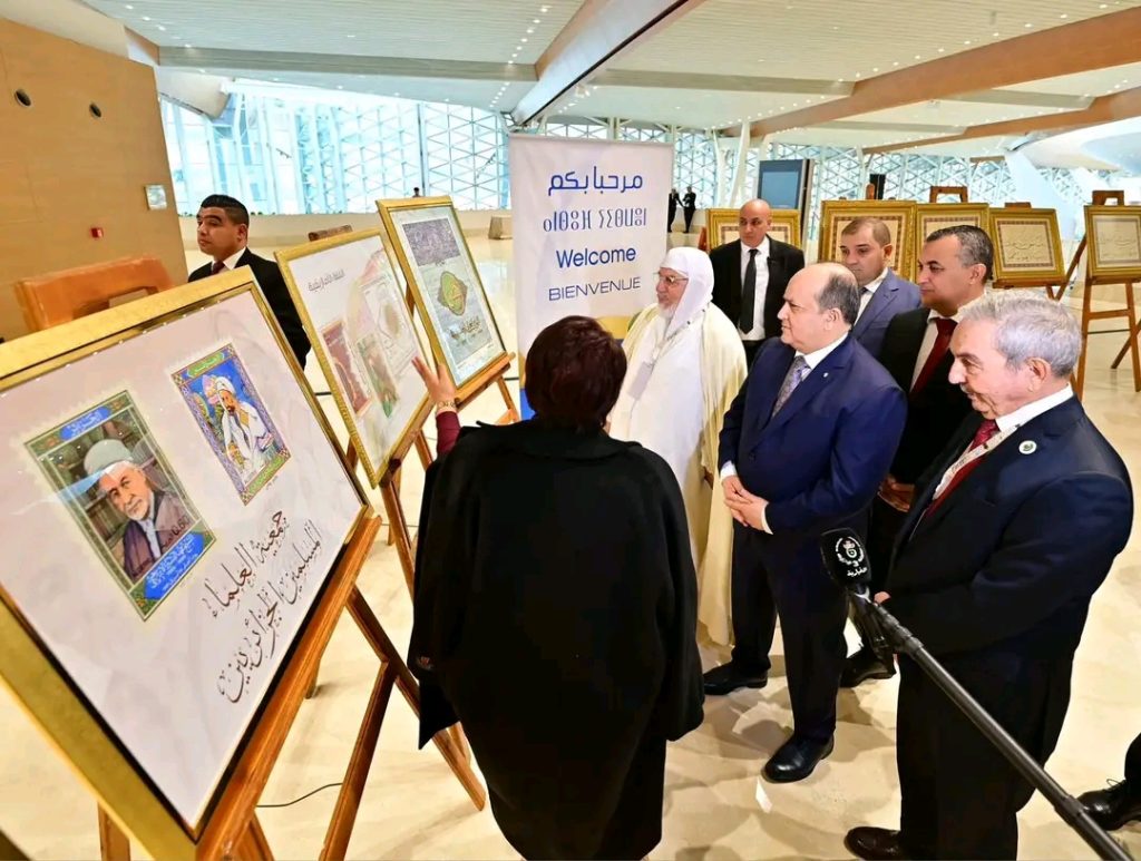 الوزير الأول الجزائري يشرف على تسليم جائزة رئيس الجمهورية للأدب واللغة العربية