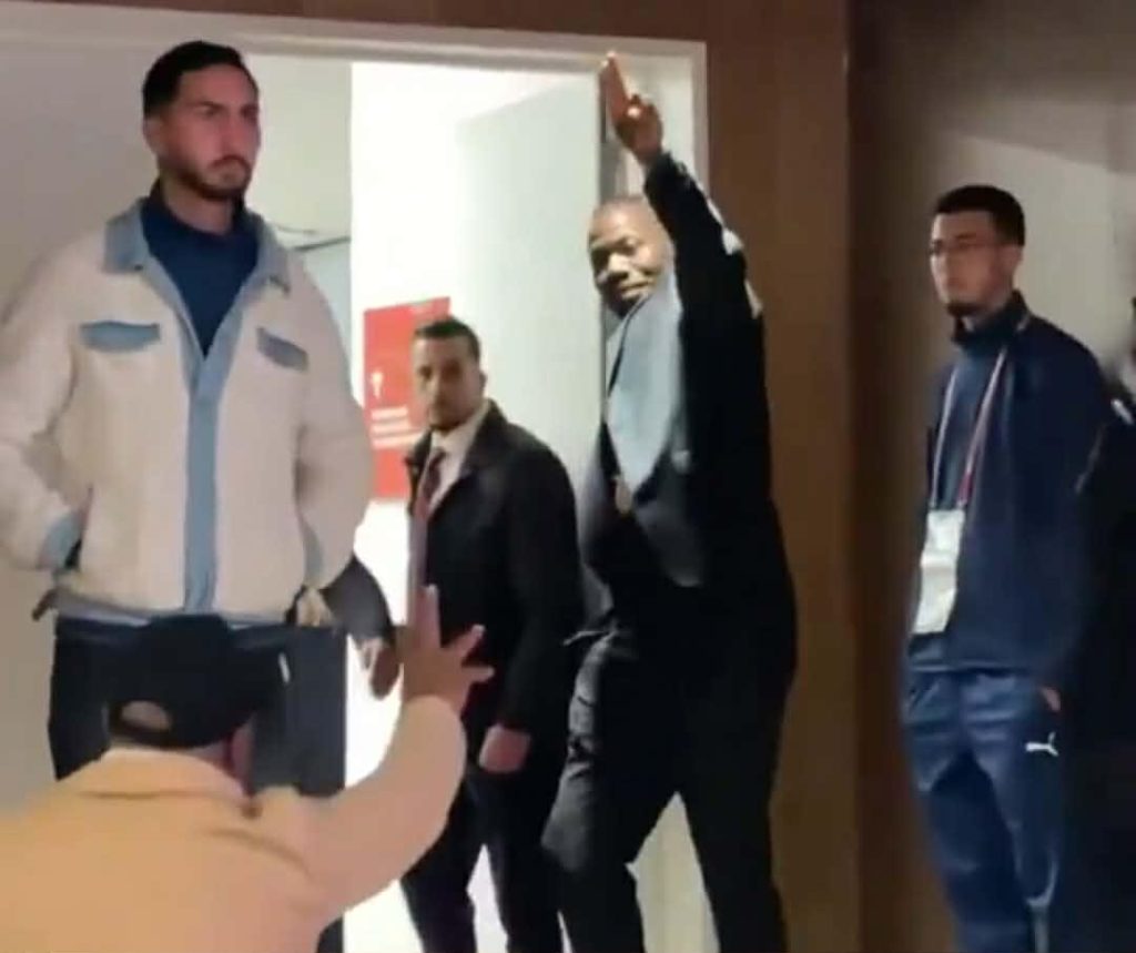 الصحافة المغربية تمنع مدرب السنغال من تنظيم ندوة صحفية عقب التتويج !