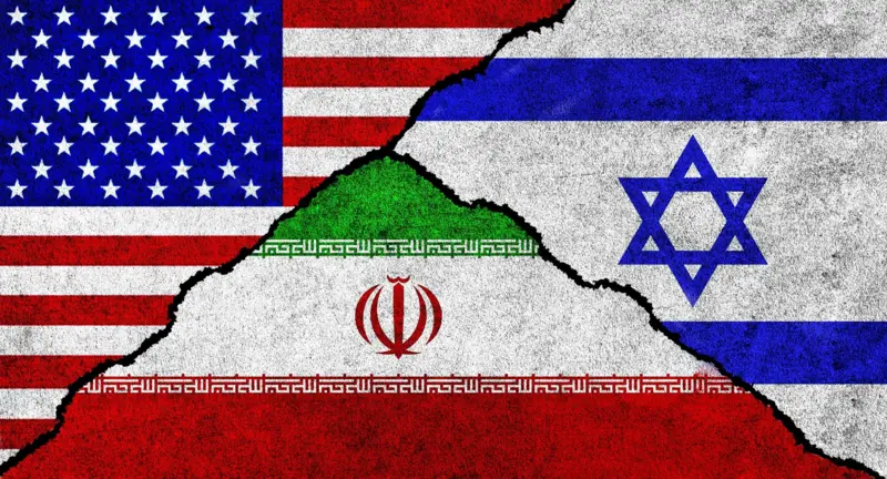 حاملة الطائرات لينكولن تتحرك نحو بحر العرب.. تنسيق للهجوم من تل أبيب! ..كيف سترد إيران؟