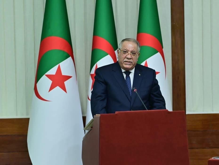 مدير ديوان الرئاسة الجزائرية يترأس ندوة لعرض ومناقشة مشروعي التعديل التقني للدستور