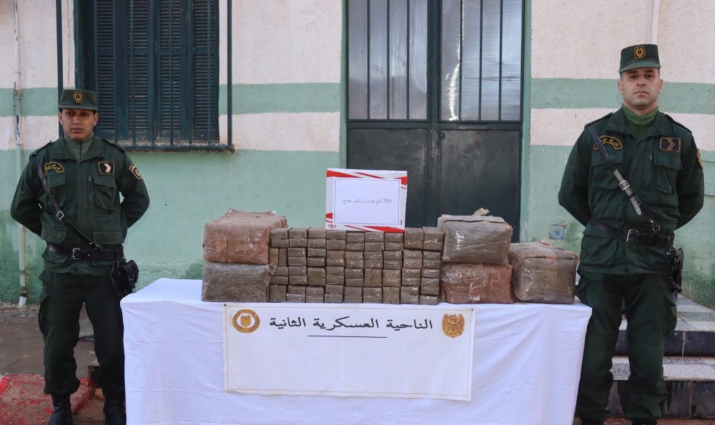 إحباط محاولة إغراق الجزائر بأزيد من 7 قناطير كيف مغربي