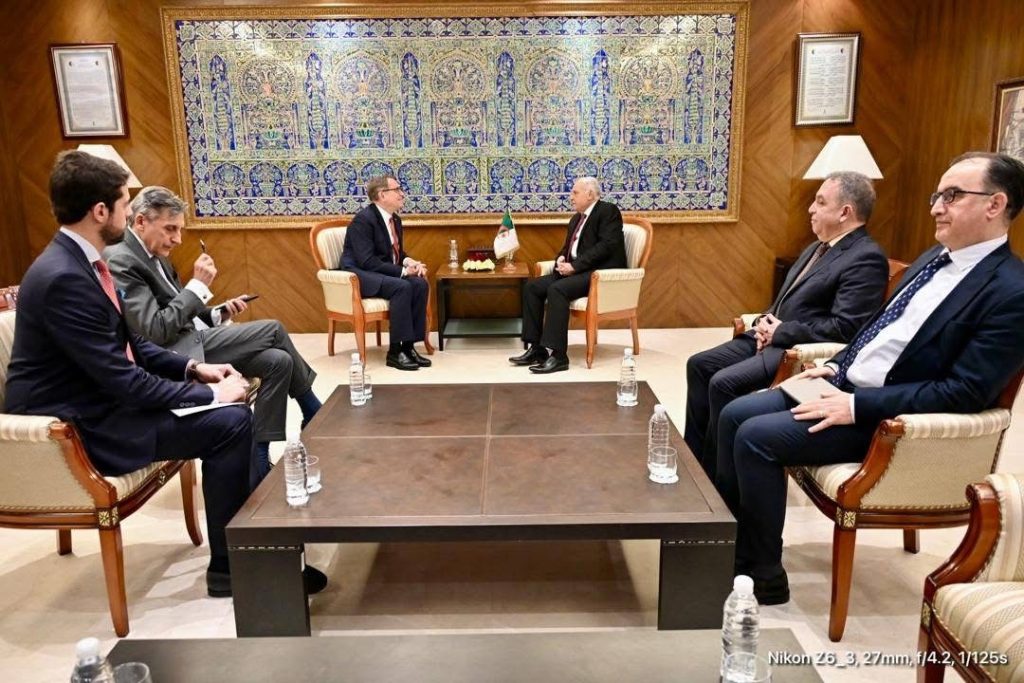 وزير الخارجية الجزائري يتسلم أوراق اعتماد سفير إسبانيا الجديد
