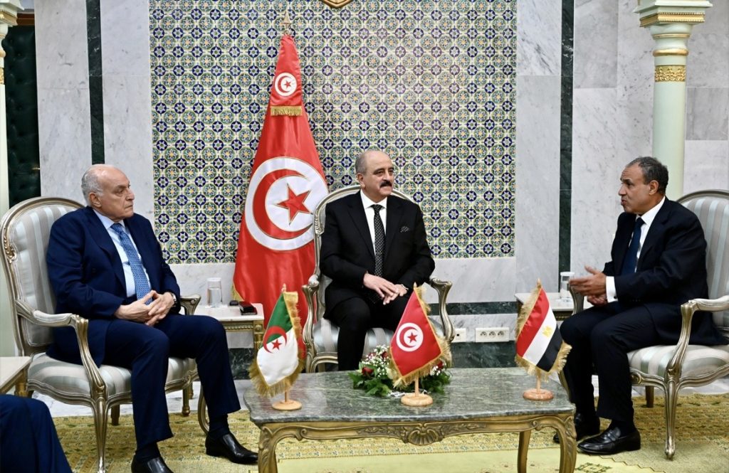 عطاف: “دول الجوار الثلاث هي الأكثر والأصدق حرصا على إنهاء الأزمة الليبية”