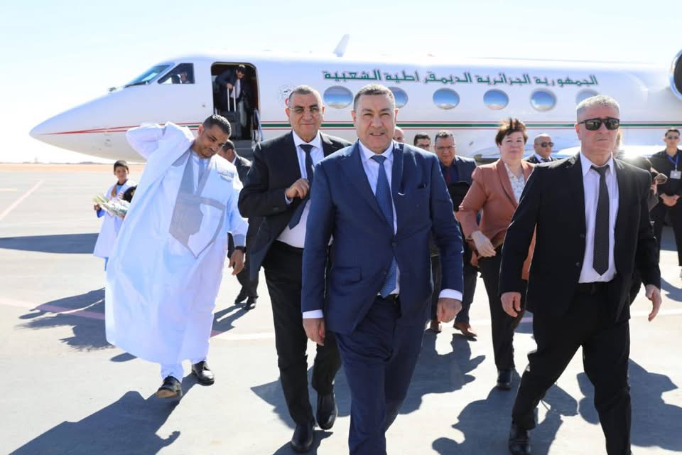 إنزال وزاري بتندوف الجزائرية .. خط السكة الحديدية لثالث أكبر منجم حديد في العالم يدخل حيز الخدمة