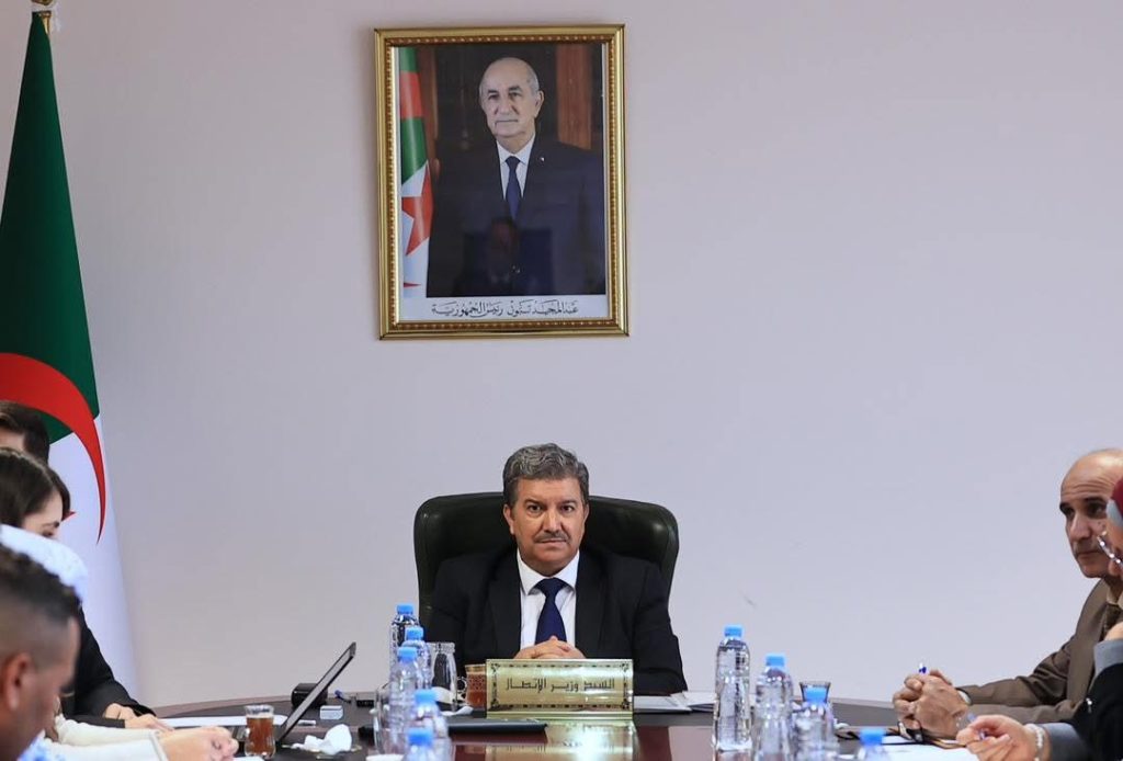 وزير الاتصال يلتقي عددا من مسؤولي المواقع الإعلامية الإلكترونية المعتمدة