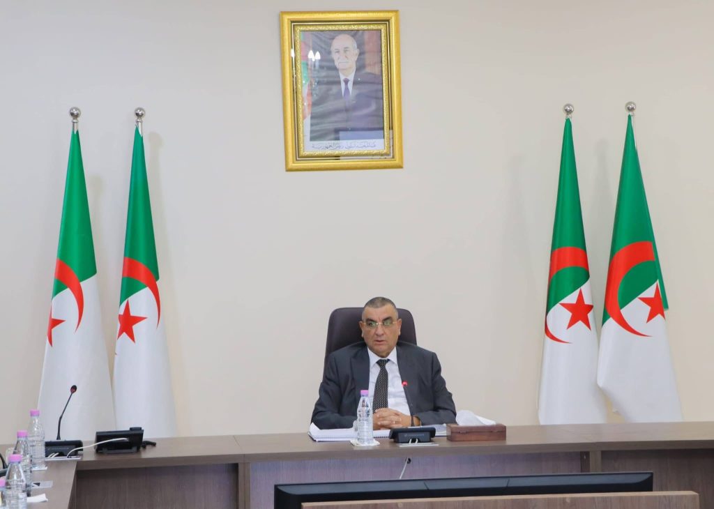 إطلاق عملية صيانة كبرى لشبكة الطرق السيارة في الجزائر