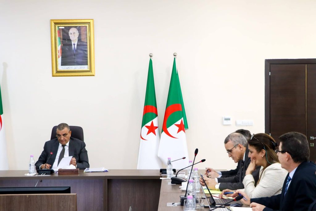 إطلاق عملية صيانة كبرى لشبكة الطرق السيارة في الجزائر