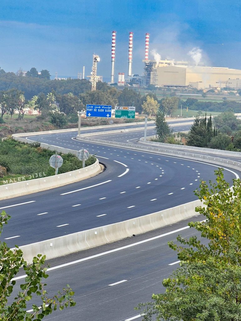 إطلاق عملية صيانة كبرى لشبكة الطرق السيارة في الجزائر
