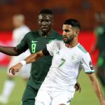 من هو الحكم الذي سيدير المواجهة النارية التي ستجمع الخضر بالنسور النيجيرية؟