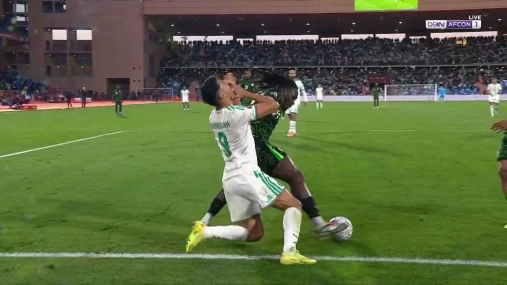 الحكم السنغالي “عيسى سي” مهدد بالإقصاء من قائمة المرشحين لإدارة مباريات كأس العالم 2026