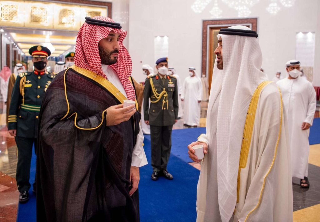 مجلة أمريكية: مؤامرات الإمارات تهدد بتقسيم خمس دول عربية!