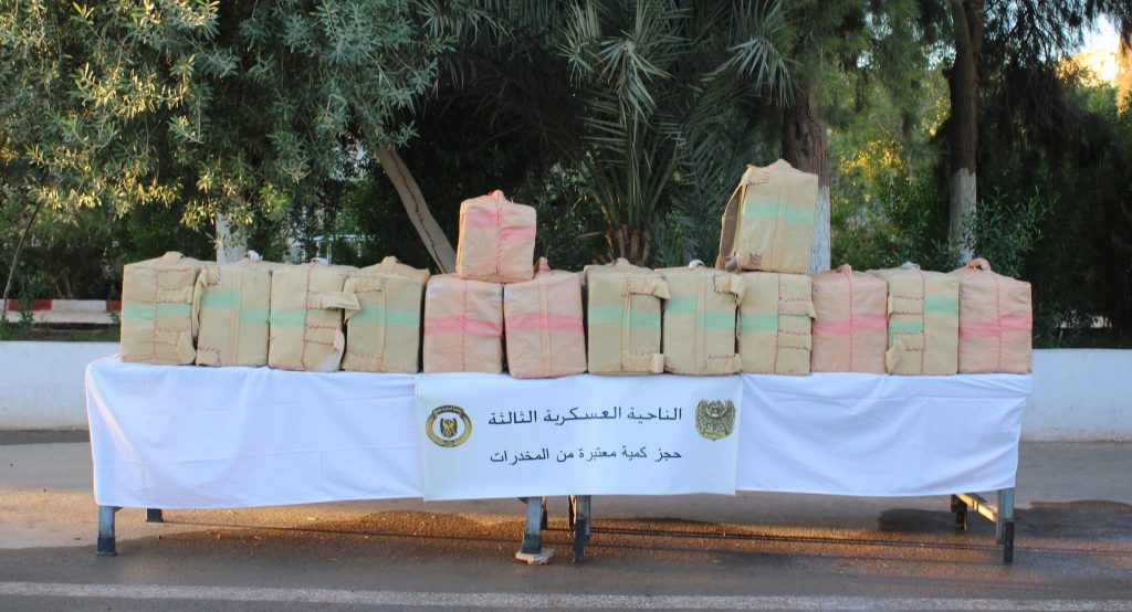 إحباط محاولة إغراق الجزائر بأزيد من 3 قناطير من الحشيش المغربي