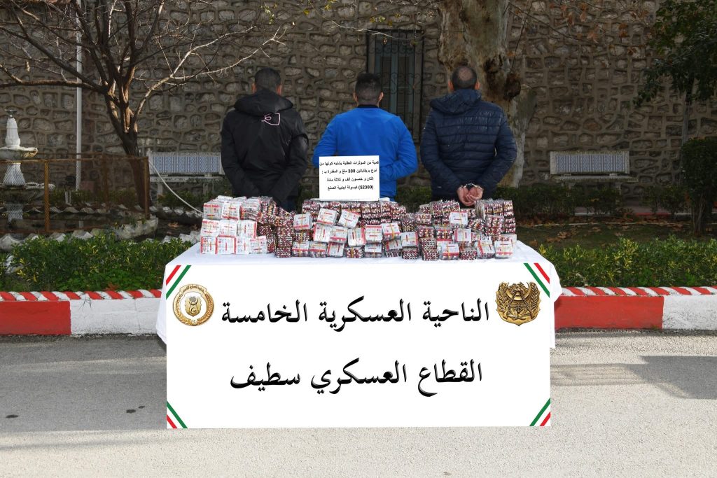 إحباط محاولة إغراق الجزائر بأزيد من 3 قناطير من الحشيش المغربي