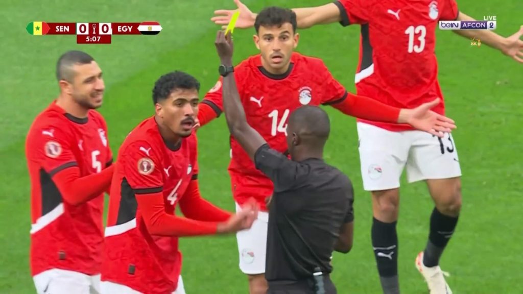 مباراة مصر والسنغال برعاية البطاقات الصفراء!