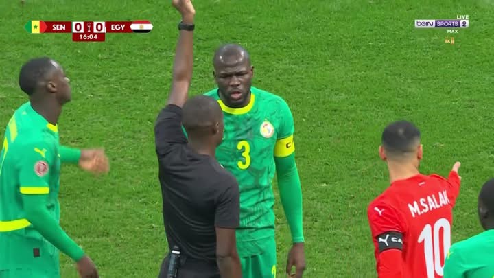 مباراة مصر والسنغال برعاية البطاقات الصفراء!