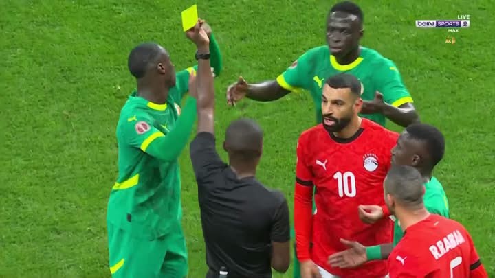 مباراة مصر والسنغال برعاية البطاقات الصفراء!