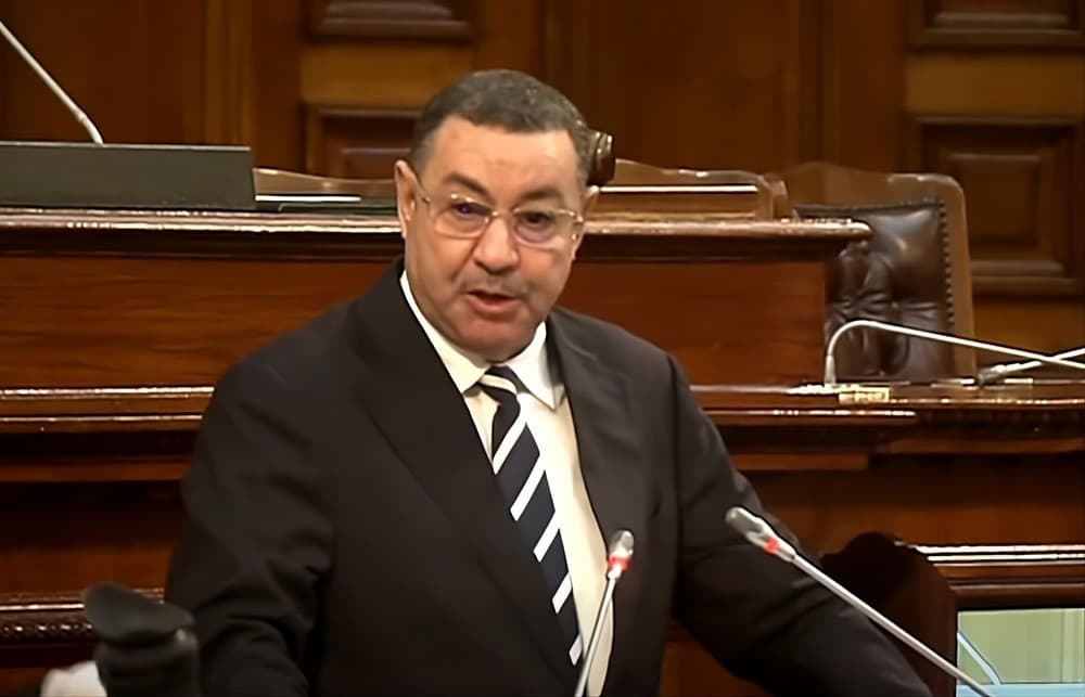 الجزائر تشرع في مناقشة قانون المرور الجديد