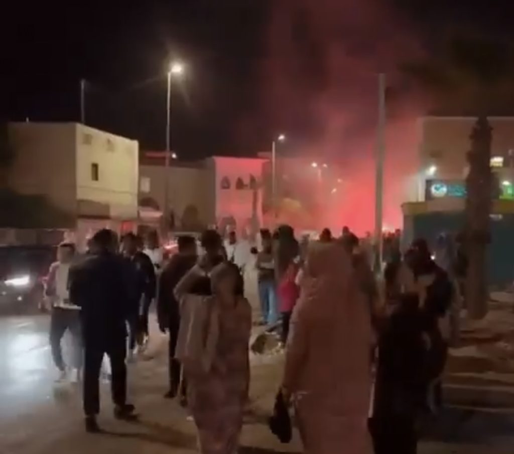 الصحراويون في المدن المحتلة يحتفلون بهزيمة منتخب الاحتلال المغربي