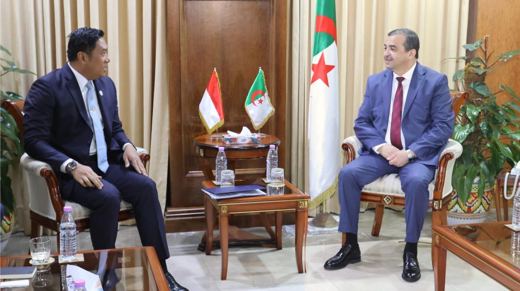 شركات إندونيسية مهتمة باستثمار في مشاريع الطاقة في الجزائر