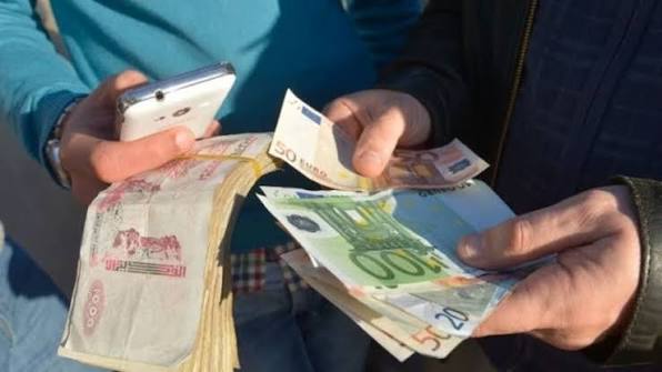تغيرات مهمة في أسعار اليورو والدولار مقابل الدينار الجزائري