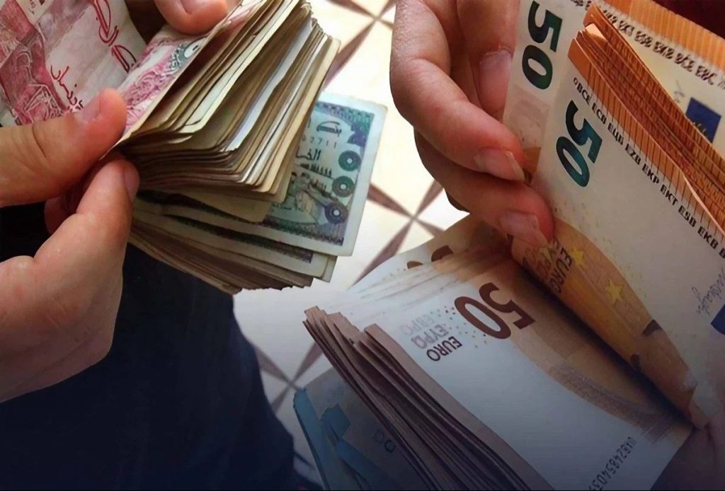 تغيرات مهمة في أسعار اليورو والدولار مقابل الدينار الجزائري
