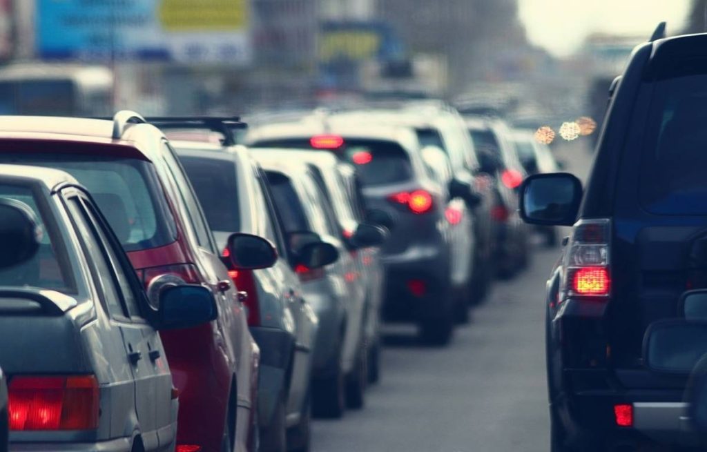 المصادقة على مشروع قانون المرور الجديد في الجزائر مع التحفظ على 11 مادة