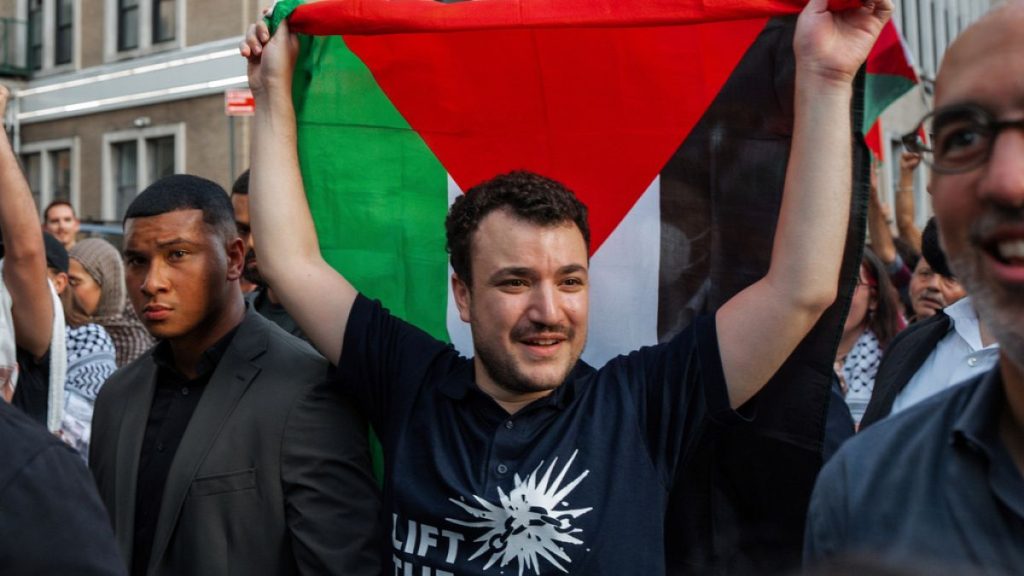 ترحيل محتمل للناشط الفلسطيني محمود خليل إلى الجزائر.. من يكون؟