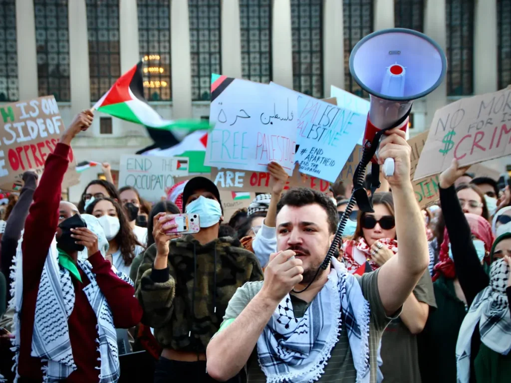 ترحيل محتمل للناشط الفلسطيني محمود خليل إلى الجزائر.. من يكون؟