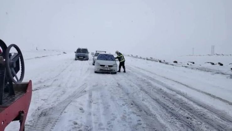 التقلبات الجوية في الجزائر.. هذه الطرق مغلقة