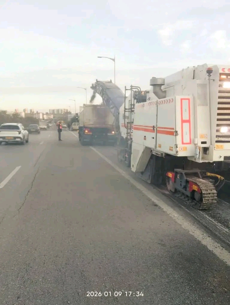 إطلاق عملية كبرى لصيانة شبكة الطرق والطرق السيارة بالجزائر