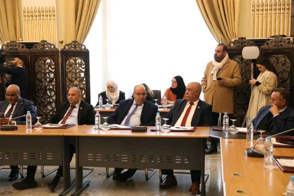 وزير الداخلية الجزائري يعرض مشروع قانون المرور على مجلس الأمة
