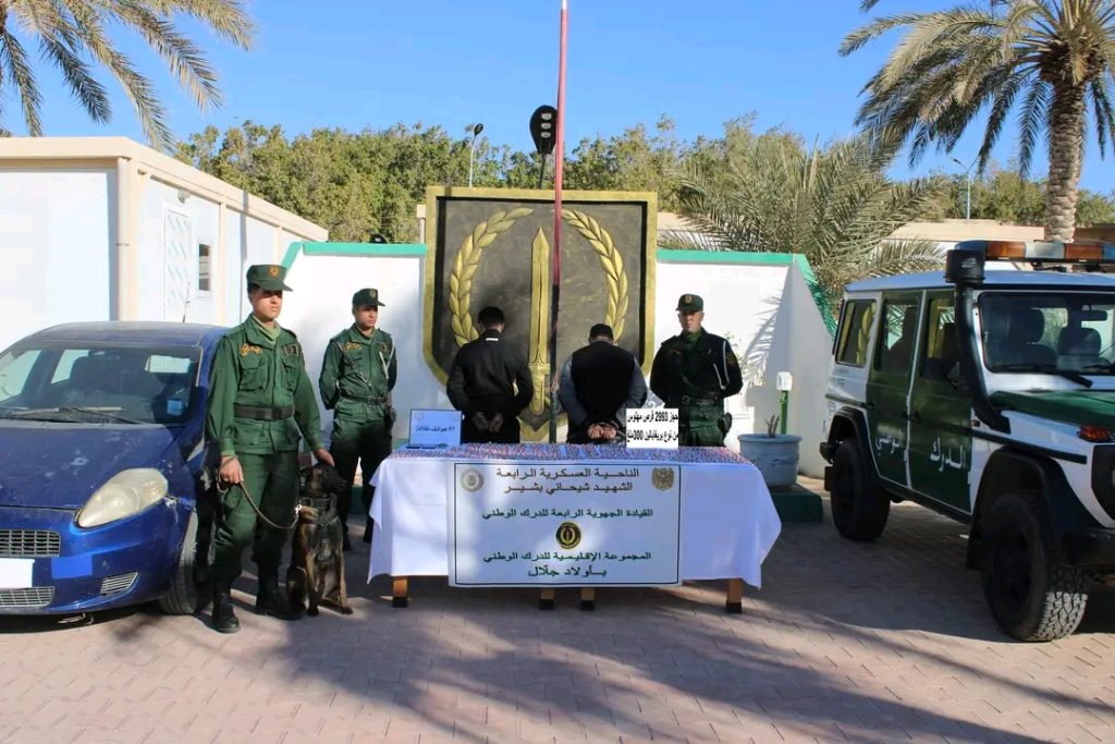 الجيش الجزائري يوجه ضربة قوية للإرهاب وبارونات المخدرات