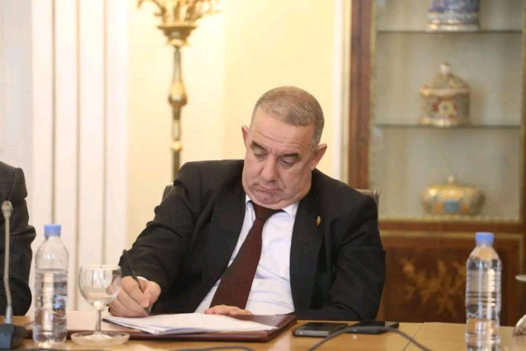 وزير الداخلية الجزائري يعرض مشروع قانون المرور على مجلس الأمة