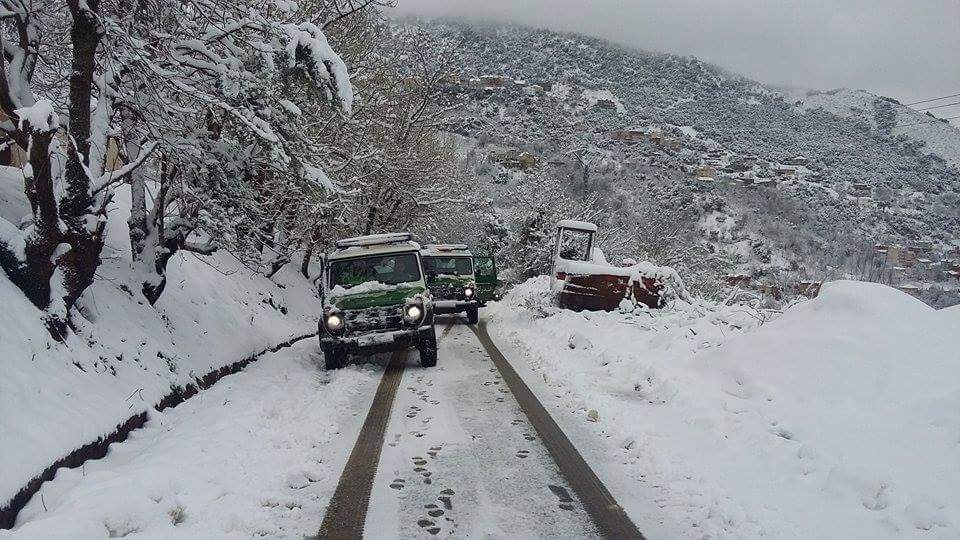 تقلبات جوية.. طرق مقطوعة في الجزائر عبر 6 ولايات