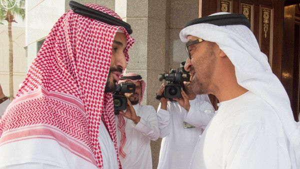 السعودية والإمارات : المواجهة في الميدان والحدود اليمنية على صفيح ساخن!