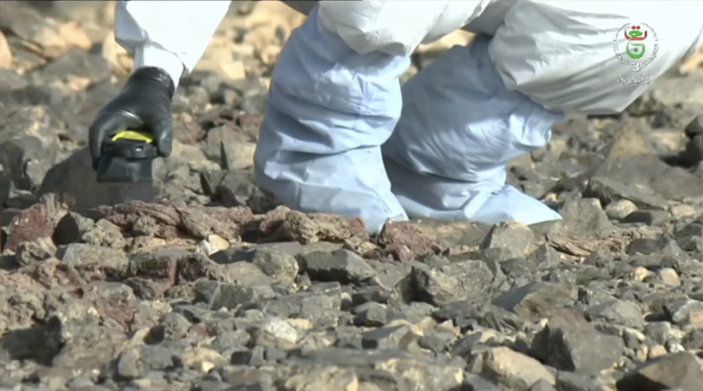 الجزائر تطلق أول عملية تطهير جزئي لمواقع تفجيرات فرنسا النووية